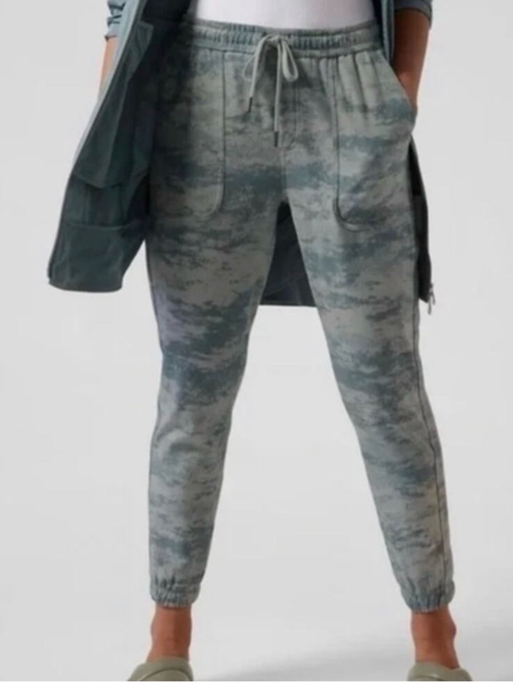 Athleta Farallon Women’s Fog Camo Print Jogger Sweatpants Size Small Pockets